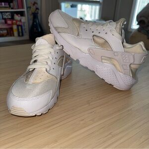 Nike Air Huarache Classic - Cream/White Sneakers - Youth 5.5